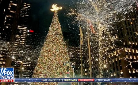 Fox News kicks off holiday season with sixth annual All-American Christmas Tree lighting ceremony