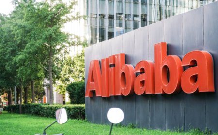 因对淘宝闪购和AI大幅投入，阿里单季经营利润同比降85%