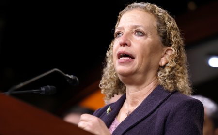 Rep. Wasserman Schultz says Trump should blame self for putting National Guard in harm’s way with DC crackdown