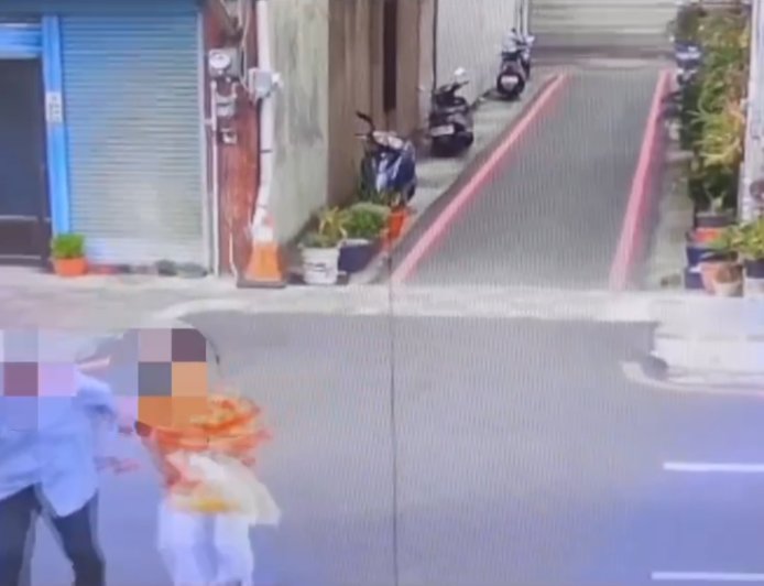 撞擊畫面曝光！新竹老夫妻過馬路　遭酒駕特斯拉撞飛雙亡