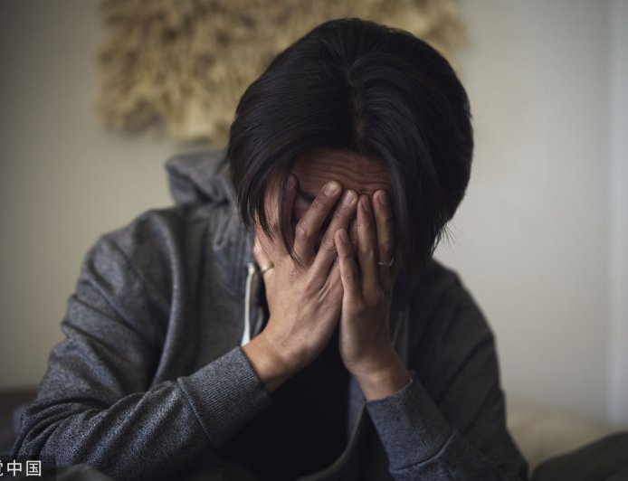 夫突收警告「管好你老婆」　驚揭妻大戰多男