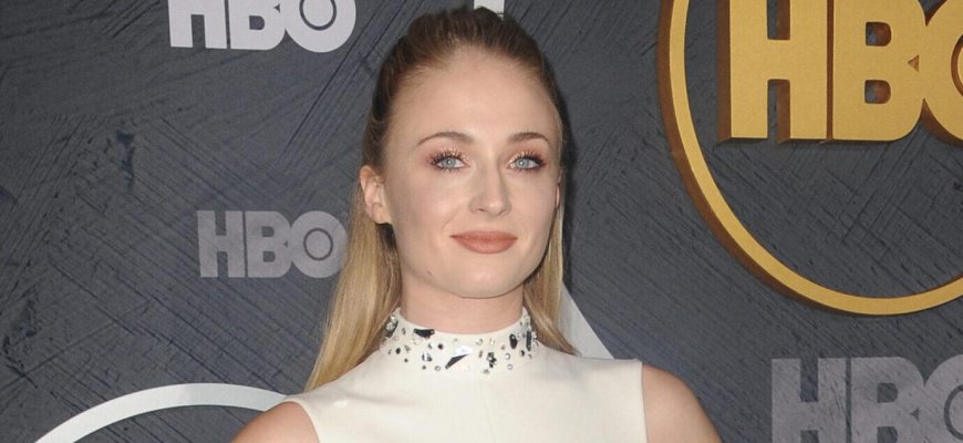 Sophie Turner's Ex Moves On Fast With Stunning Influencer After Her New Love Reveal