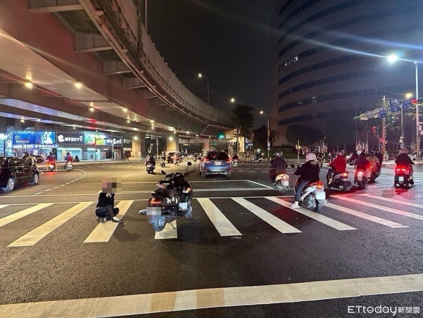 驚險畫面曝！女騎士挨撞險成公車輪下亡魂　肇事機車竟落跑