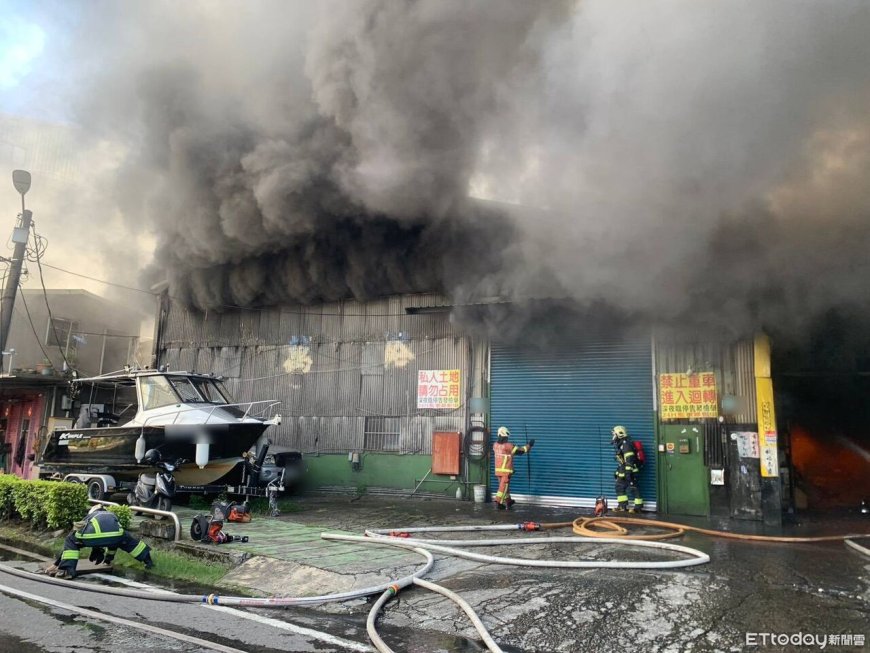 快訊／樹林鐵皮工廠起火濃煙狂竄　國小師生急撤離