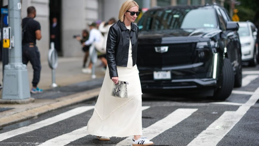 The Most Stylish Women Are Wearing Winter Dresses With White Sneakers