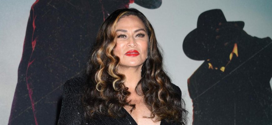 Viral Beyoncé Fan’s Tragic Passing Leaves Tina Knowles ‘So Sad’