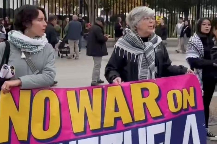 白宫前民众抗议，反对美政府在加勒比海军事行动