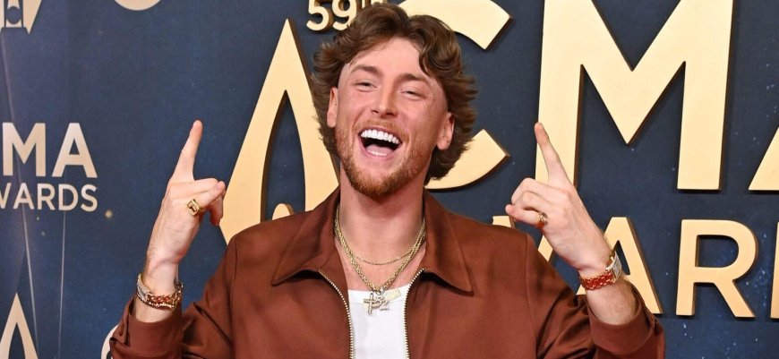 Bailey Zimmerman Radiates Confidence On CMA Red Carpet After Fixing Childhood Insecurity