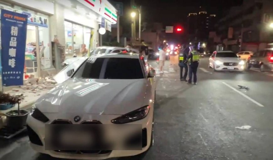 快訊／彰化4輛雙B疑競速釀禍！失控衝撞超商　無辜民眾傷重