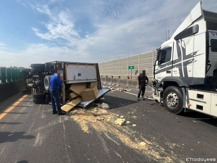 台88線拖板車變換車道釀3連撞！貨車翻覆「豆皮」掉滿地