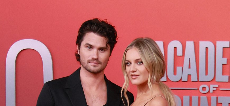 Kelsea Ballerini Split Rumors Explode After Chase Stokes' Cryptic 'Blocked' Reveal