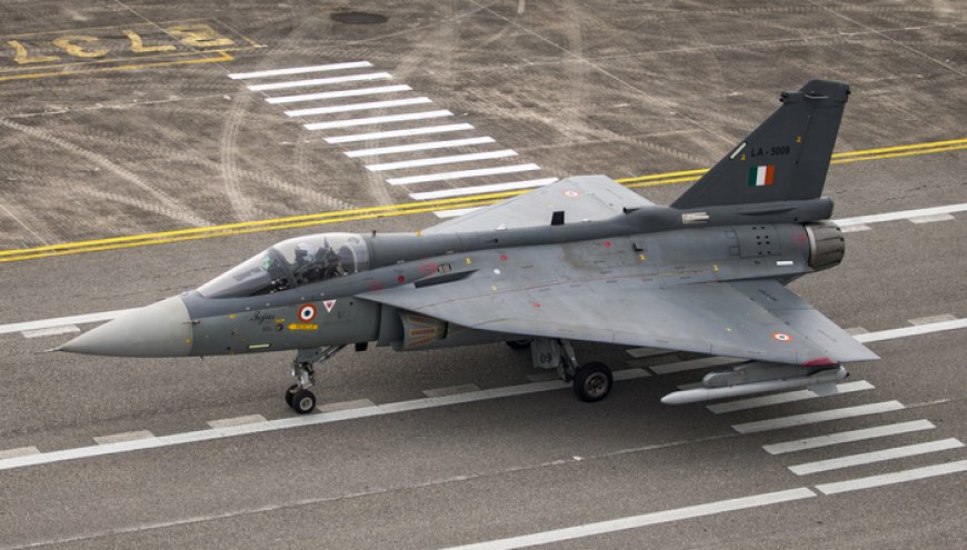 印度国产“光辉”战机在航展表演中坠毁，4天前曾发生液体泄漏