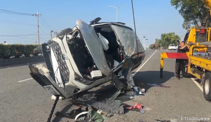 台1線恐怖畫面曝！一家四口自撞噴滾1圈半　熱心民眾緊抱童安撫