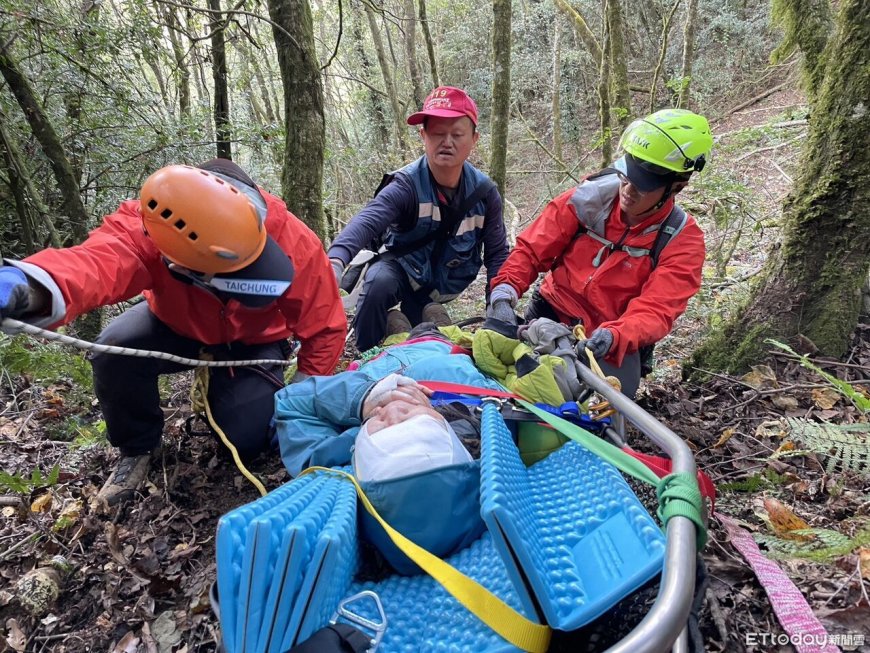 獨／山友拉繩手滑「跌落80米山谷」手骨折頭受傷　消防急救援