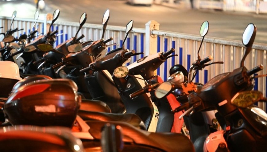 地方新闻精选 | 北京明年5月起骑电动车强制戴头盔 洛阳一小学收115元“午休费”被通报