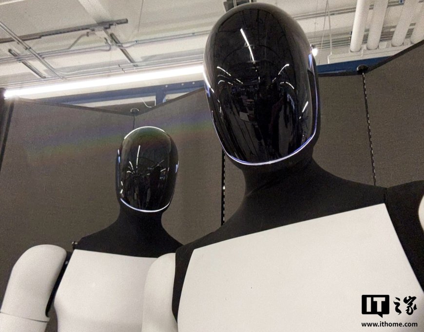 马斯克：Optimus 人形机器人复数形式为 Optimi