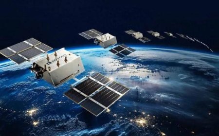 全频带阻塞干扰？南华早报揭秘中国新技术：1000架无人机压制星链