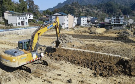 前11个月国内挖掘机销量同比增近两成，政策支撑下景气度有望延续