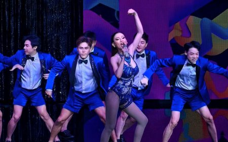 曼谷最省心夜遊行程！人妖秀＆逛夜市一站滿足　順遊侏羅紀世界展