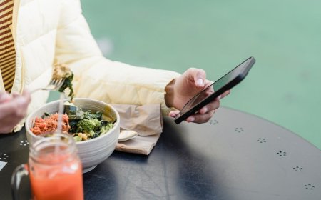 吃飯不專心易胃痛！5個「顧胃好習慣」教你遠離胃食道逆流