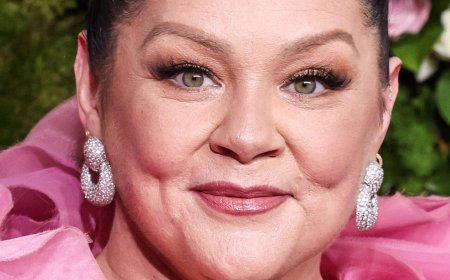 Melissa McCarthy Shocks Fans With Dramatic Weight Loss Reveal On 'SNL'