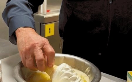 'Addictive' butter-dipped ice cream cones go viral