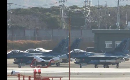 演给谁看？辽宁舰刚掉头，日本空自12架F2战机模拟三波次饱和攻击