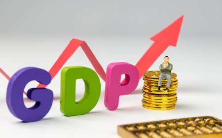 中国经济年会：我国今年经济总量预计达140万亿元左右，重点领域风险化解取得积极进展