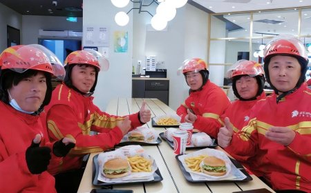 京东联合百胜集团为外卖与物流一线员工送上实惠工作餐