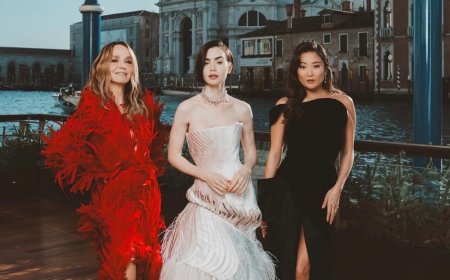 《艾蜜莉在巴黎》宣傳行宛如時裝秀　莉莉柯林斯蕾絲睡衣風吸睛