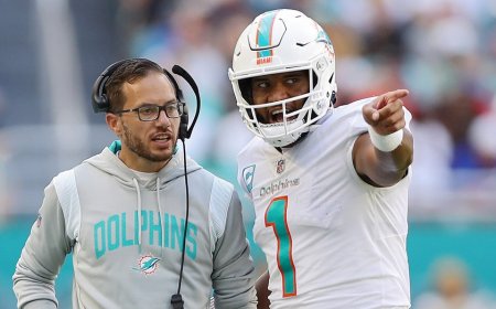 Mike McDaniel signals potential major shakeup as Tua Tagovailoa falters, Dolphins fall out of playoff race