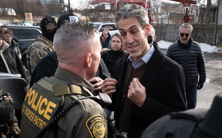 Border Patrol chief, progressive mayor caught on camera in tense street showdown: ‘Excellent day in Evanston’