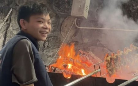 陸16歲「烤雞少年」爆紅！單日最高紀錄300隻　自豪每月已能補貼家用