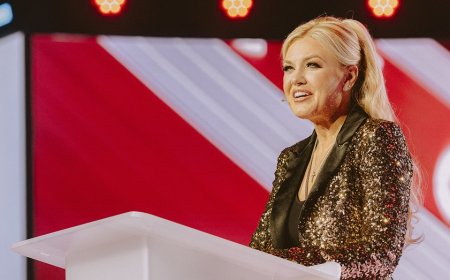 Erika Kirk welcomes attendees to first AmericaFest since husband's death, endorses JD Vance for president