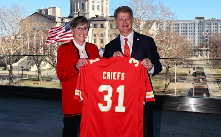 Chiefs announce relocation to Kansas by the 2031 NFL season with new domed stadium