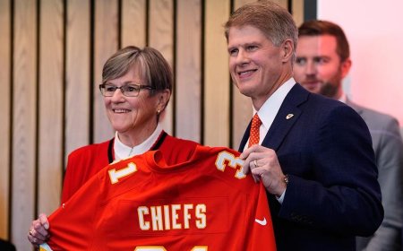 Dem rep blasts Chiefs owner after team announces Kansas move