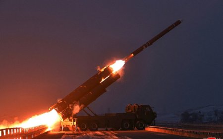 朝鲜进行战略巡航导弹发射训练，金正恩观摩