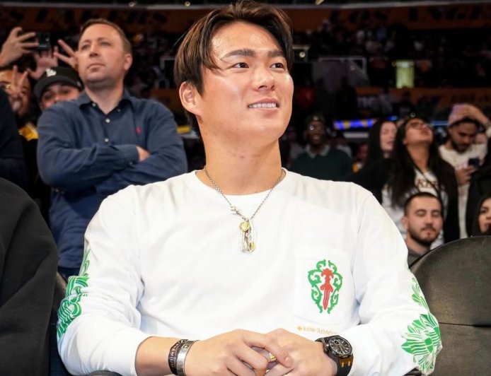 山本由伸名錶收藏驚人　戴千萬AP超問錶賞NBA球賽