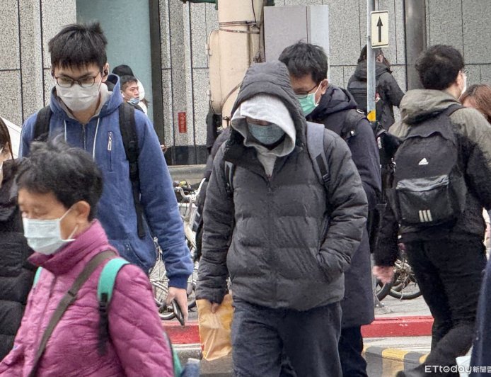 穿發熱衣「進室內狂冒汗」又濕又黏！UNIQLO教1招　一票人試過喊讚