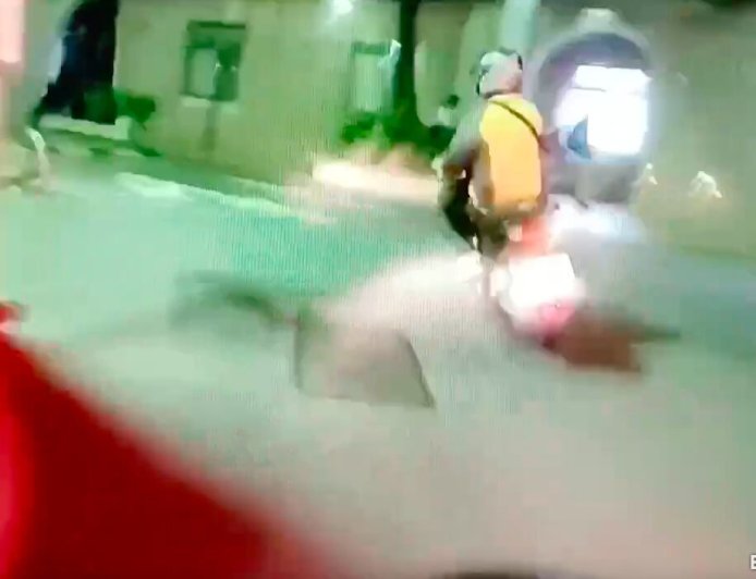 新北男騎車蛇行拒攔查躲進醫院　「保溫杯藏安毒」想搶回遭壓制