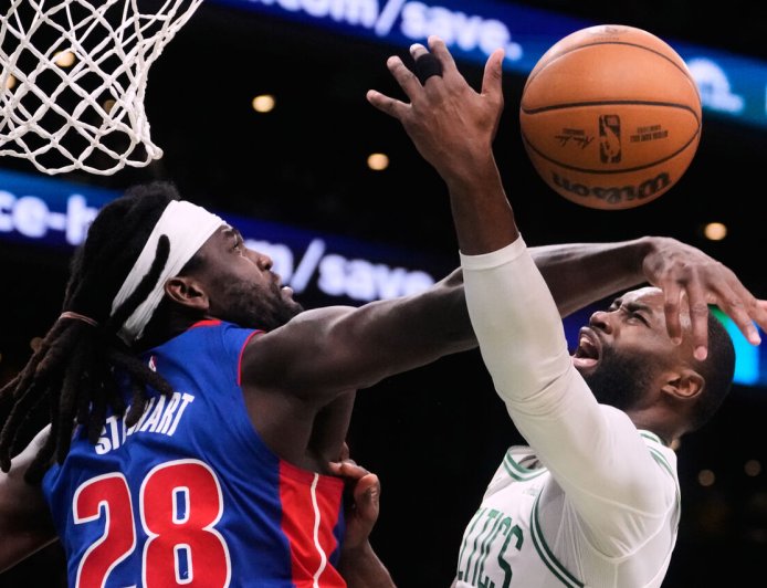 差點全武行！　塞爾提克布朗、活塞史都華槓上比拳頭手勢互嗆