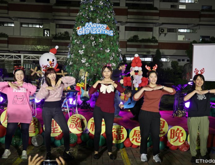 當警察不再只在黑夜裡　屏警聖誕點燈照亮人心