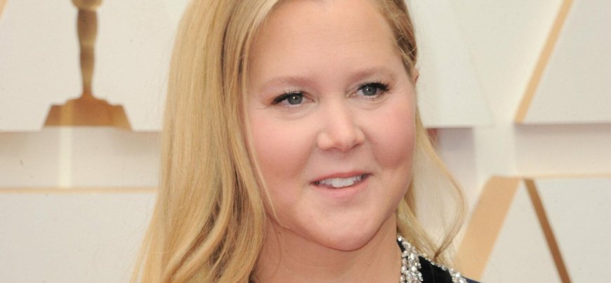 Amy Schumer's Facial Transformation Raises Eyebrows As Expert Weighs In On Possible Cosmetic Enhancements