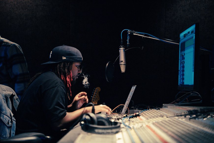 Leon Thomas Explains How the ‘Elvis’ Biopic Paved the Way Towards His Breakout Hit ‘Mutt’