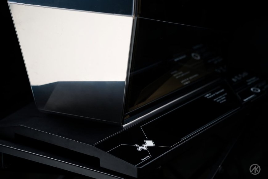 迎广概念机箱曝光：镜面美学，有望 CES 2026 亮相