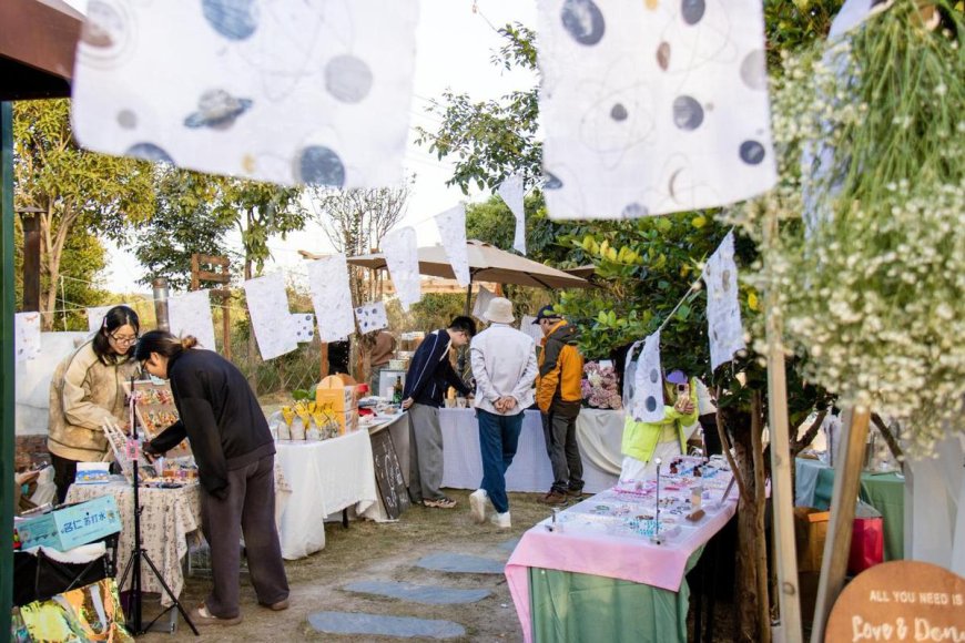 台州椒江：“精神独立艺术市集”热闹开市