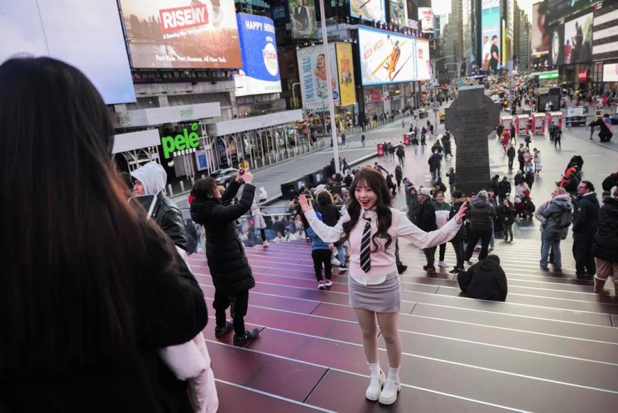 美国计划对免签游客进行强制社交媒体审查