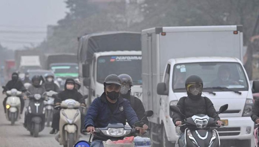 燃油摩托车遍地，河内的冬天成“窒息的季节”