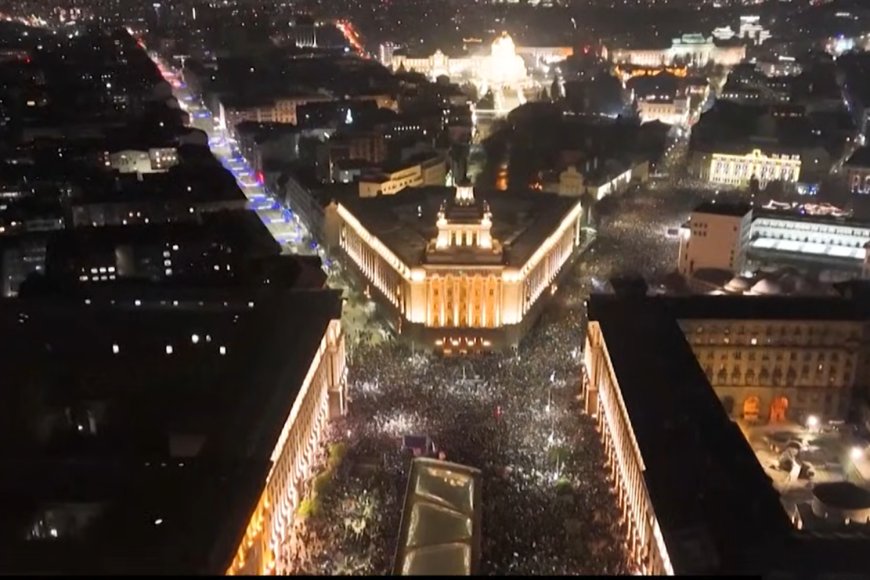 保加利亞內閣總辭　成為歐洲第一個被Z世代大浪沖垮的政府