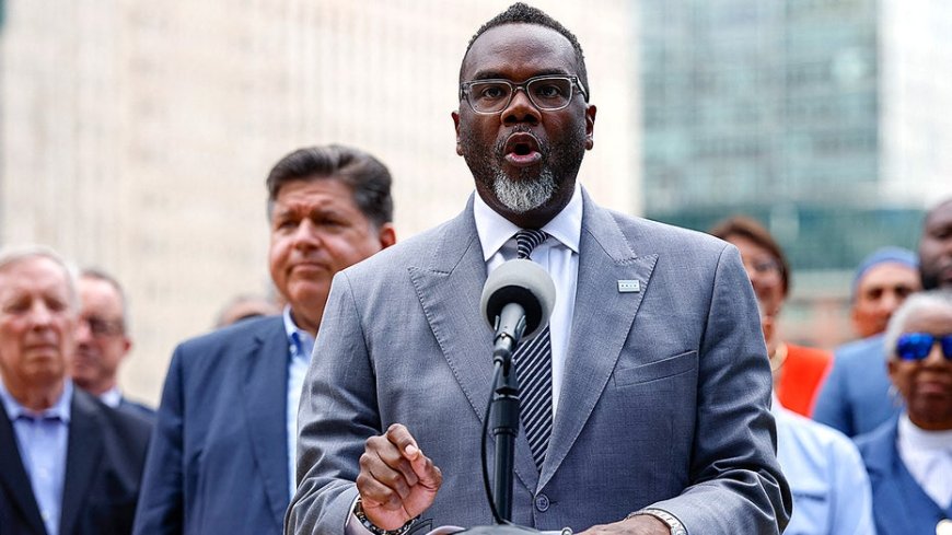 Chicago 'lost its mind' financially under Mayor Brandon Johnson, Washington Post warns